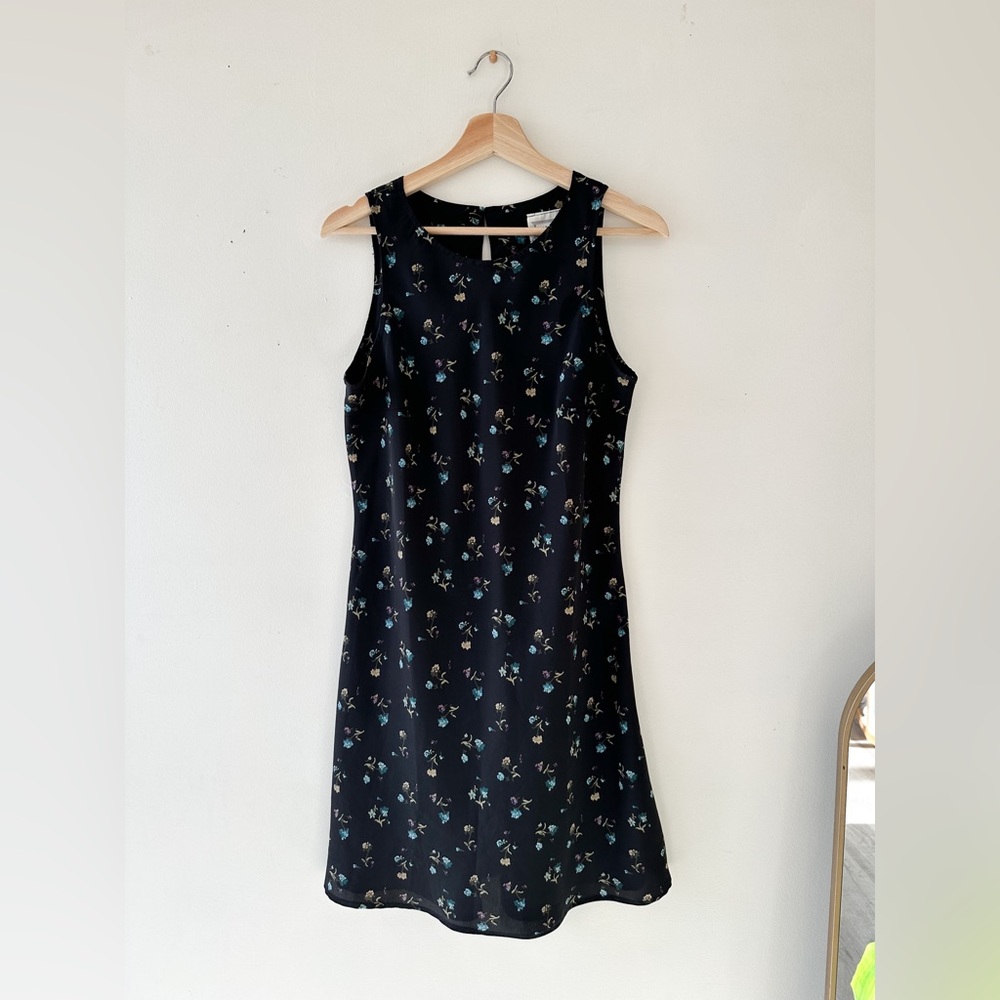 Vintage Emblem Dress - Floral - Size: Medium